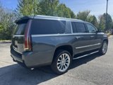 Used 2020 Cadillac Escalade ESV Luxury image 3