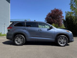 Used 2017 Toyota Highlander XLE image 2