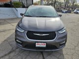 Used 2022 Chrysler Pacifica Touring-L image 2