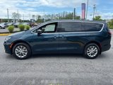 New 2025 Chrysler Pacifica Select image 4