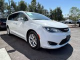 Used 2019 Chrysler Pacifica Limited image 3