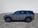 New 2025 Nissan Pathfinder Platinum image 3
