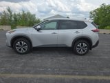 Used 2022 Nissan Rogue SV image 2