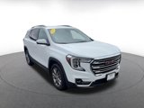 Used 2024 GMC Terrain SLT image 3