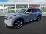 New 2025 Nissan Pathfinder Platinum image 2