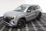 New 2025 Volkswagen Atlas Peak Edition SE image 2