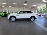 Used 2022 Volkswagen Atlas Cross Sport SE w/ Panoramic Sunroof Package image 2