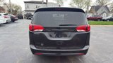 Used 2019 Chrysler Pacifica Touring-L image 6