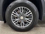 Used 2025 Chevrolet Traverse LT image 2