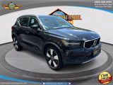 Used 2019 Volvo XC40 T5 Momentum image 2