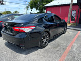 Used 2020 Toyota Camry SE image 2