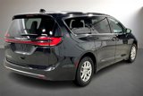 Used 2023 Chrysler Pacifica Touring-L image 5