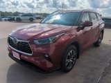 New 2025 Toyota Highlander XLE image 3