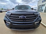 Used 2023 Ford Explorer XLT w/ Equipment Group 202A image 3