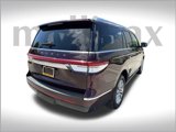 Used 2024 Lincoln Navigator Premiere image 3
