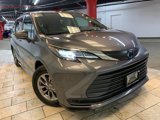 Used 2023 Toyota Sienna LE image 4