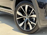 New 2025 Volkswagen Atlas SEL Premium R-Line image 2