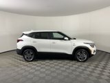Used 2021 Kia Seltos LX image 2