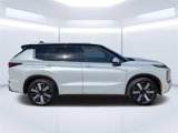 New 2025 Mitsubishi Outlander SEL image 2