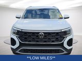 Used 2024 Volkswagen Atlas Cross Sport SE image 2