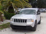Used 2010 Jeep Grand Cherokee Laredo image 2