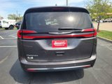 Used 2023 Chrysler Pacifica Touring-L image 4