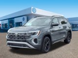 New 2025 Volkswagen Atlas Peak Edition SE image 3