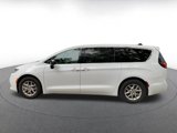Used 2024 Chrysler Pacifica Touring-L image 4