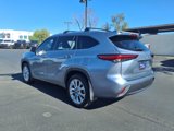 Used 2023 Toyota Highlander Limited image 4