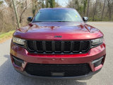 Used 2025 Jeep Grand Cherokee Altitude image 3