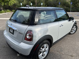 Used 2011 MINI Cooper Hardtop image 3