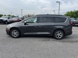 Used 2023 Chrysler Pacifica Limited image 4