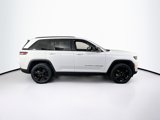 Used 2023 Jeep Grand Cherokee Altitude image 4