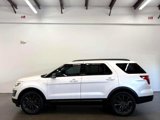 Used 2017 Ford Explorer XLT w/ Equipment Group 202A image 3