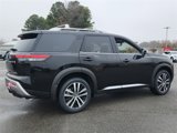 New 2025 Nissan Pathfinder Platinum image 3