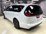 Used 2022 Chrysler Pacifica Touring-L w/ Uconnect Theater Family Group image 4