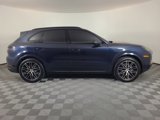 Used 2025 Porsche Cayenne image 2
