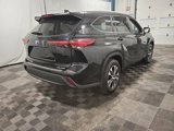Used 2023 Toyota Highlander XLE image 4