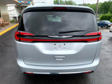 Used 2023 Chrysler Pacifica Touring-L image 4