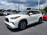 Certified 2021 Toyota Highlander XLE image 3