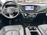 New 2025 Chrysler Pacifica Select image 4