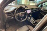 Certified 2025 Porsche Macan image 3