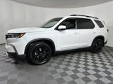 New 2025 Honda Pilot Touring image 4