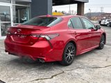 Used 2021 Toyota Camry SE image 3