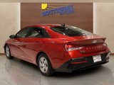 Used 2024 Hyundai Elantra SE image 2
