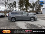 Used 2022 Chrysler Pacifica Touring-L w/ Uconnect Theater Family Group image 4