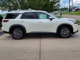 New 2025 Nissan Pathfinder SL w/ SL Premium Package image 2