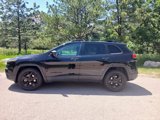 Used 2017 Jeep Cherokee Sport image 3