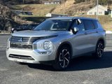 Used 2024 Mitsubishi Outlander SE image 2