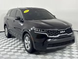 Used 2022 Kia Sorento LX image 3